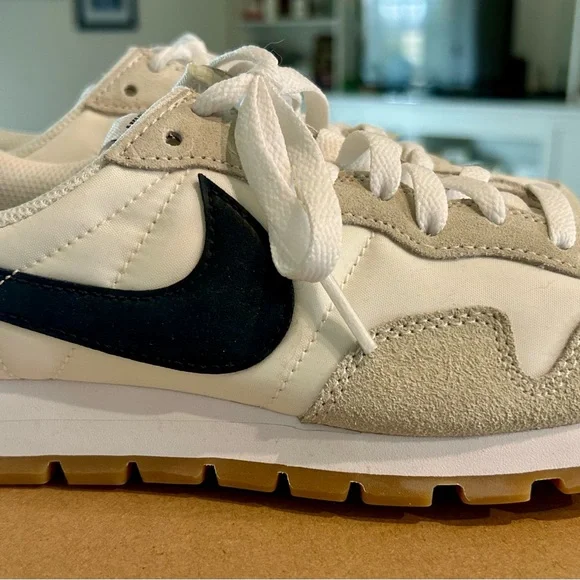 Nike Men’s Air Pegasus 83 - Picture 3 of 7